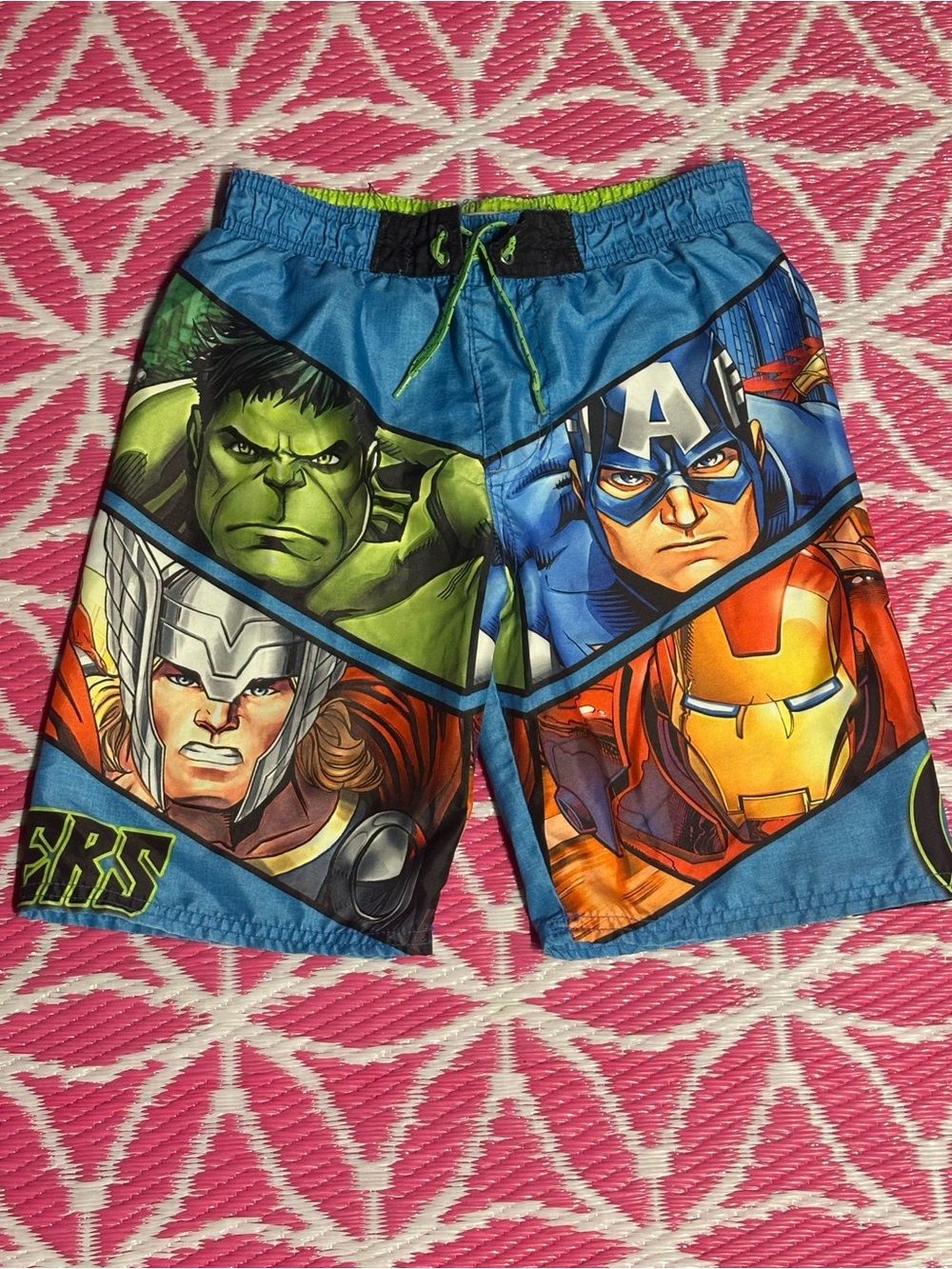 Marvel Avengers Swim Trunks Board Shorts Youth Boys Size M (8)
